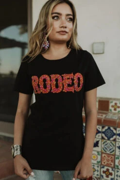 RODEO QUINCY FLORAL WREATH RODEO SHIRT